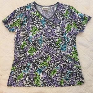 🍬Screaming print scrub top 🍬